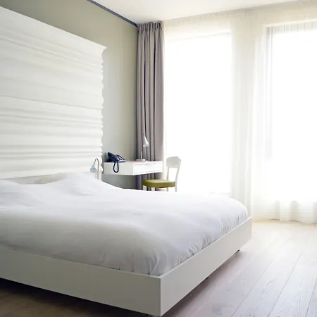 Skotel Amsterdam, Hotelschool The Hague 3*