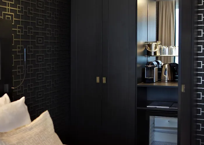 Skotel Amsterdam, Hotelschool The Hague 3*