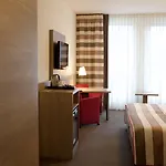 Skotel Amsterdam, Hotelschool The Hague