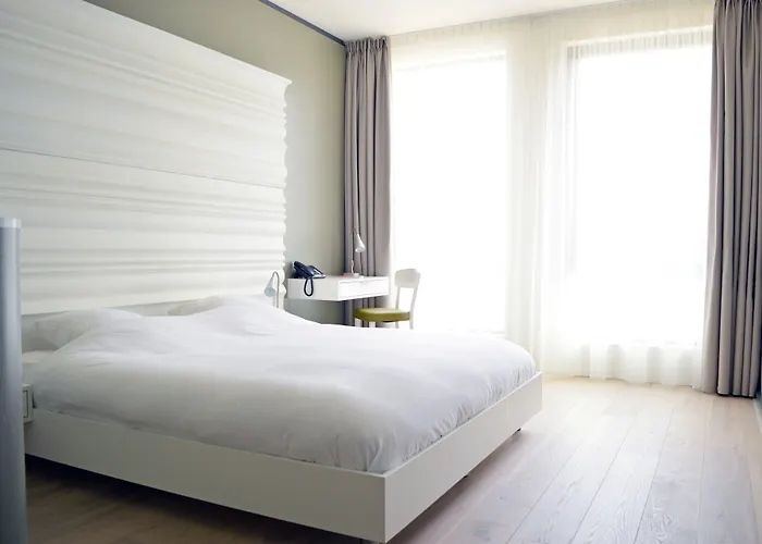 Skotel Amsterdam, Hotelschool The Hague 3*