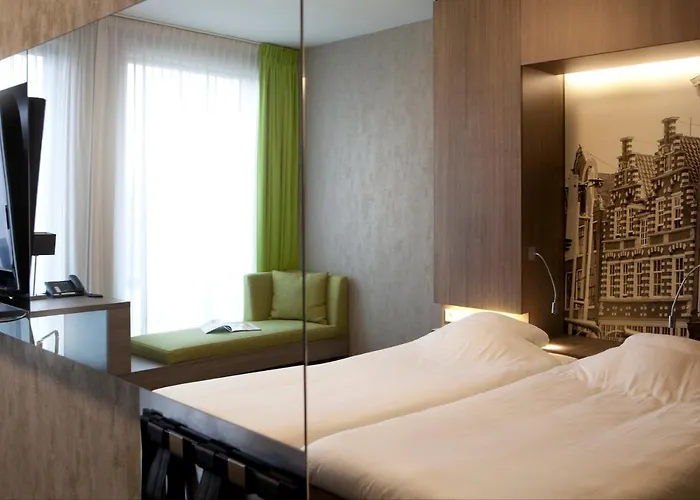 Skotel Amsterdam, Hotelschool The Hague